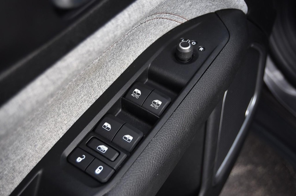 Jeep Compass Vehicle Image 08