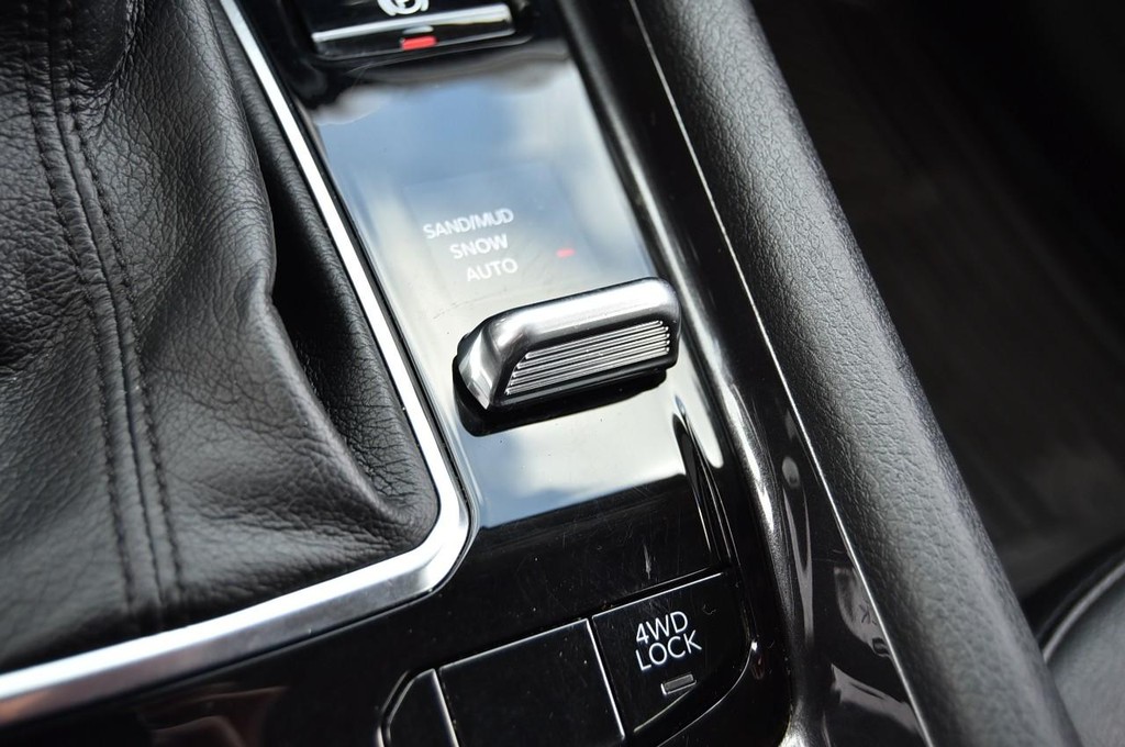 Jeep Compass Vehicle Image 17