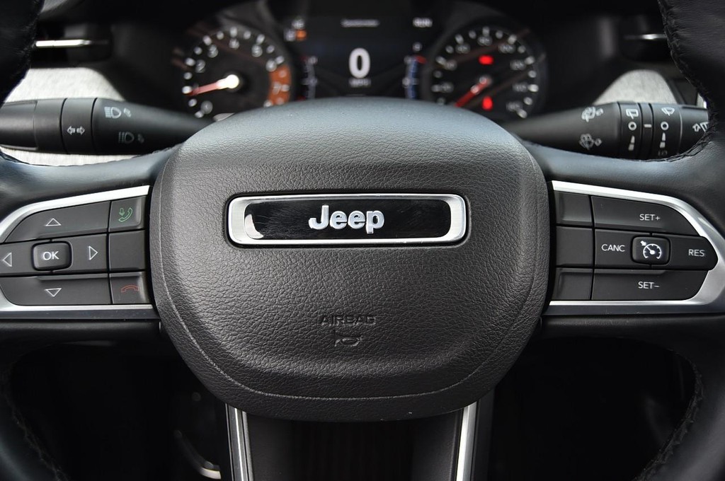 Jeep Compass Vehicle Image 19