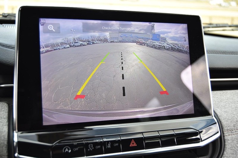 Jeep Compass Vehicle Image 14