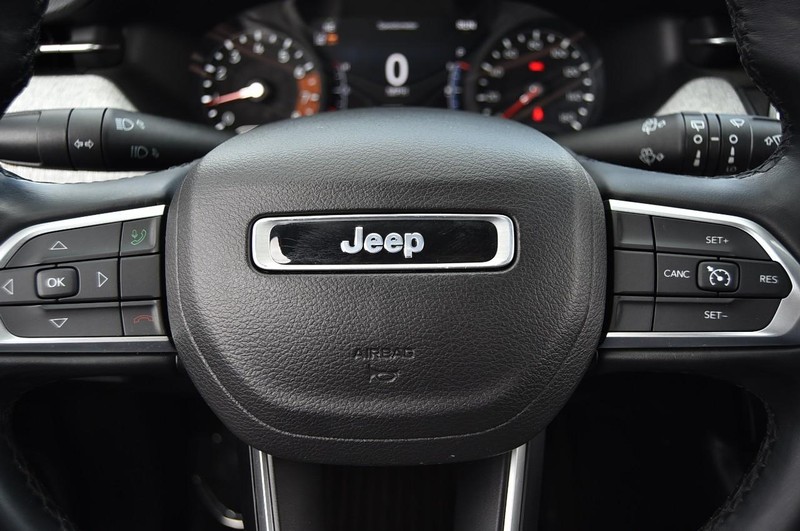 Jeep Compass Vehicle Image 19