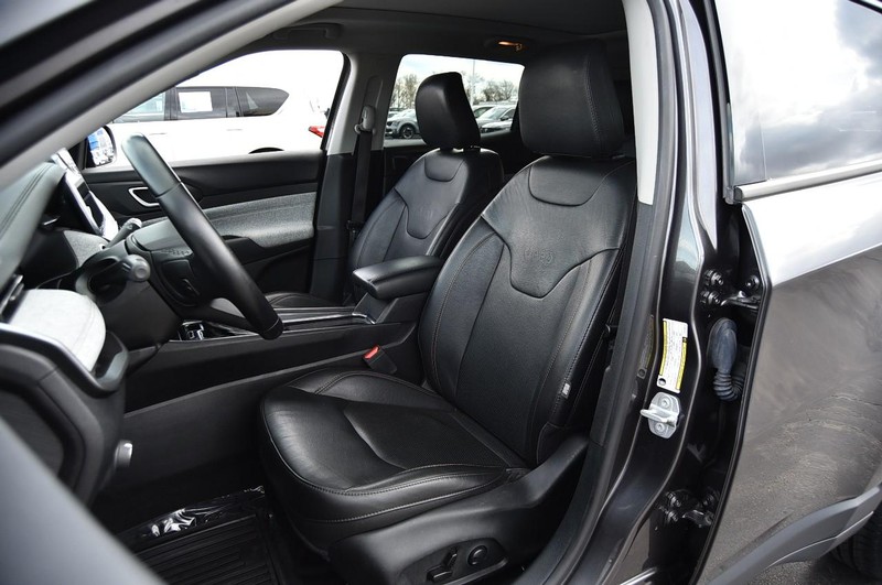 Jeep Compass Vehicle Image 20