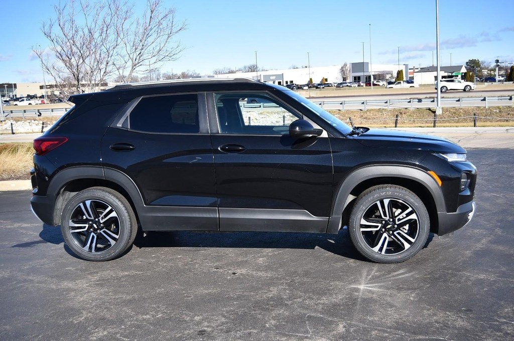 Chevrolet TrailBlazer Vehicle Image 05