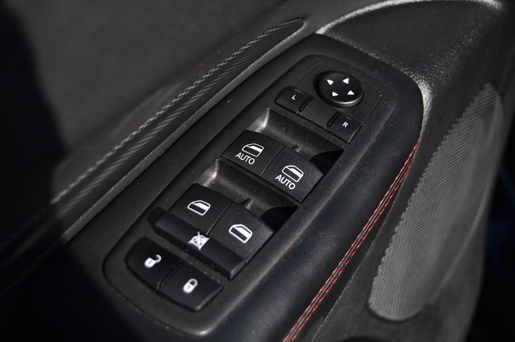 Dodge Durango Vehicle Full-screen Gallery Image 8