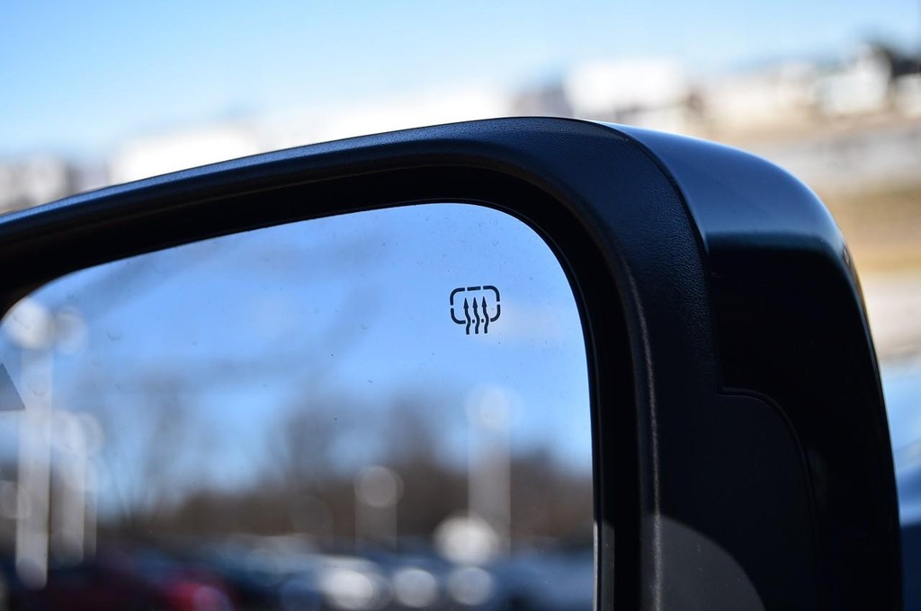 Dodge Durango Vehicle Full-screen Gallery Image 9