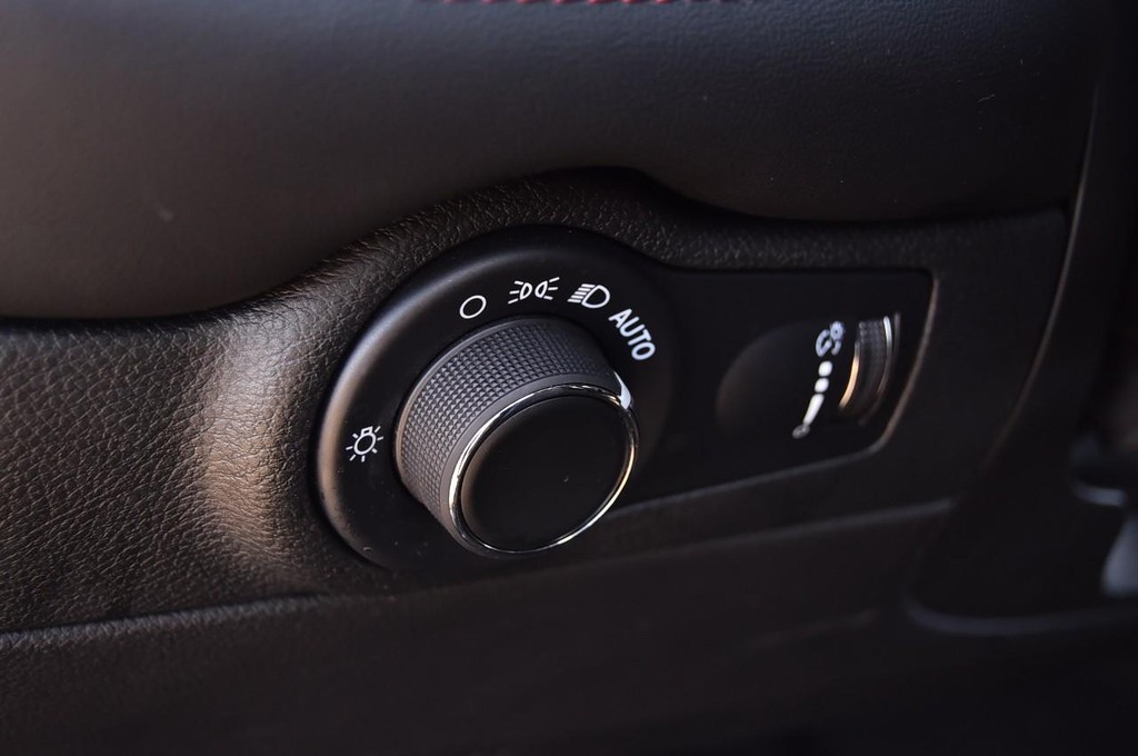 Dodge Durango Vehicle Full-screen Gallery Image 11