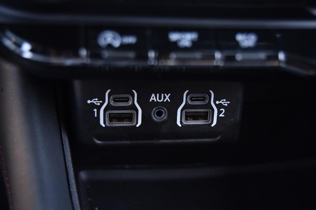 Dodge Durango Vehicle Full-screen Gallery Image 16