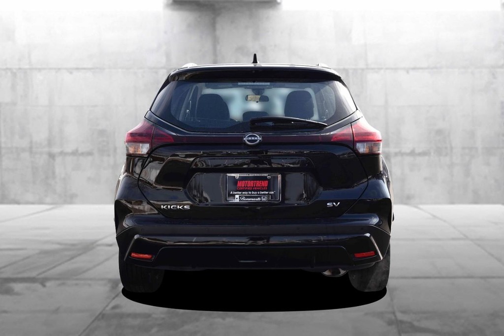 Nissan Kicks Vehicle Image 06