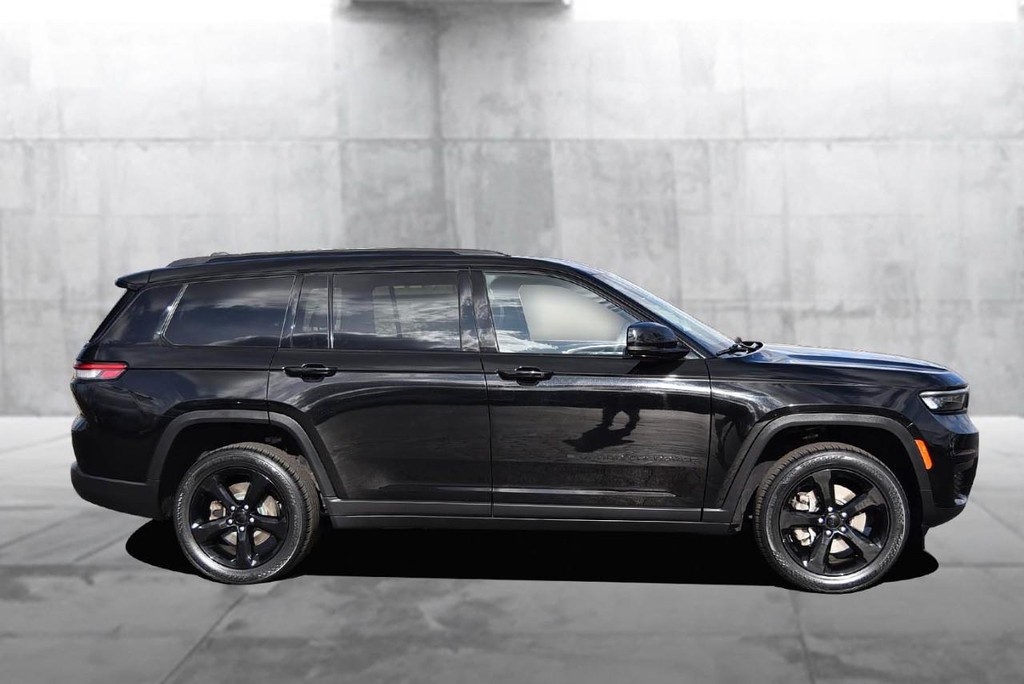 Jeep Grand Cherokee L Vehicle Image 05