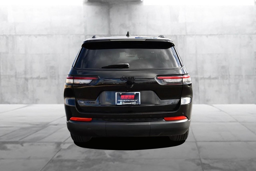 Jeep Grand Cherokee L Vehicle Image 06