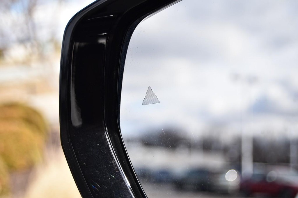 Jeep Grand Cherokee L Vehicle Image 10