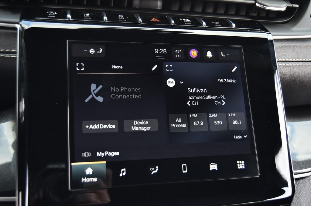 Jeep Grand Cherokee L Vehicle Image 14