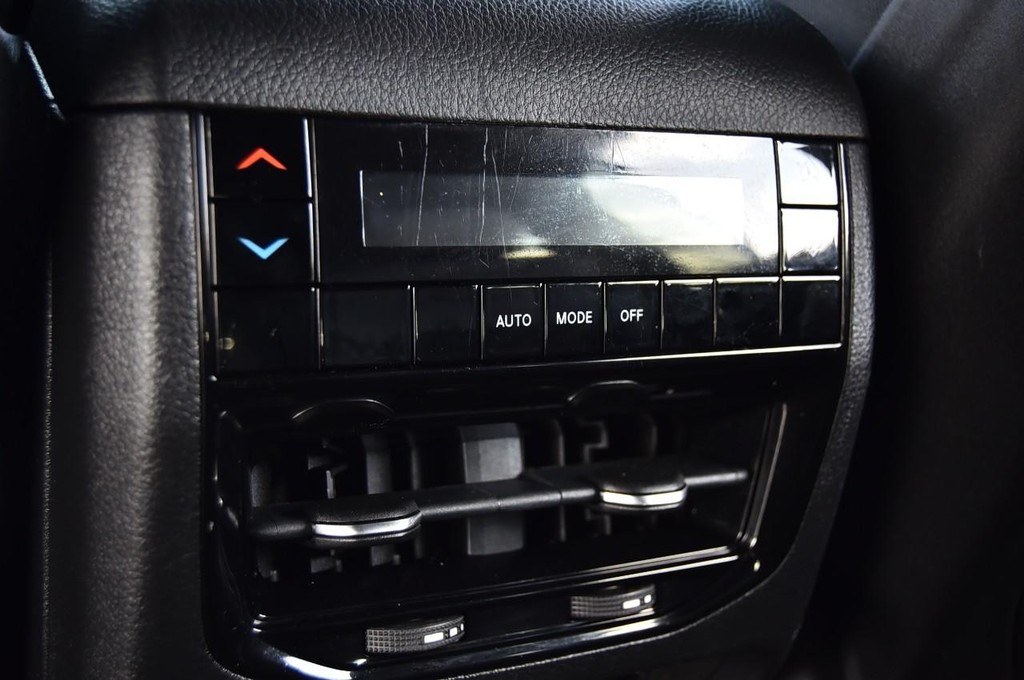 Jeep Grand Cherokee L Vehicle Image 22