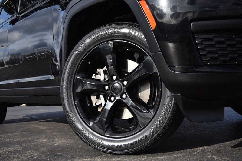 Jeep Grand Cherokee L Vehicle Image 03