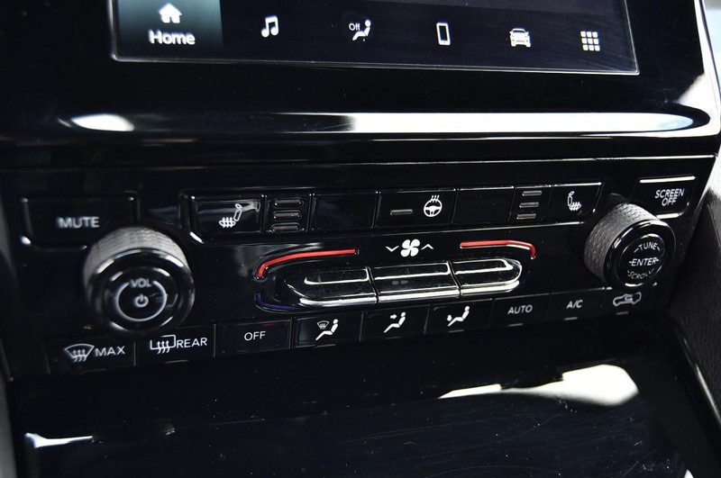 Jeep Grand Cherokee L Vehicle Image 16