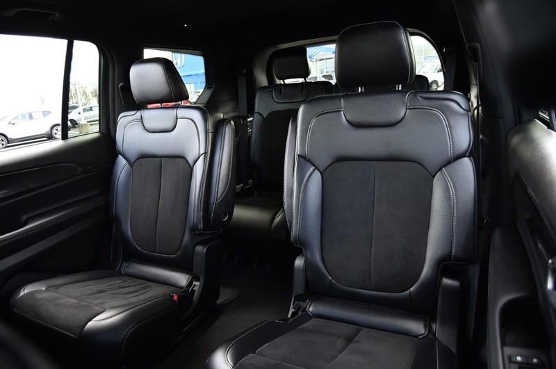 Jeep Grand Cherokee L Vehicle Image 21