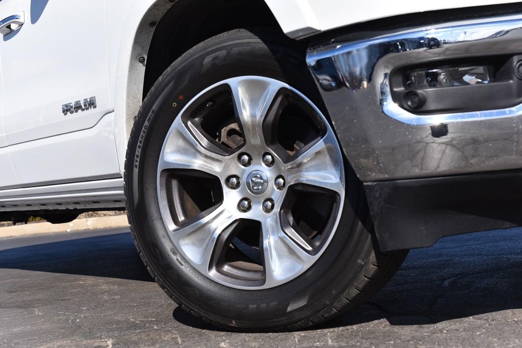 Ram 1500 Vehicle Full-screen Gallery Image 3