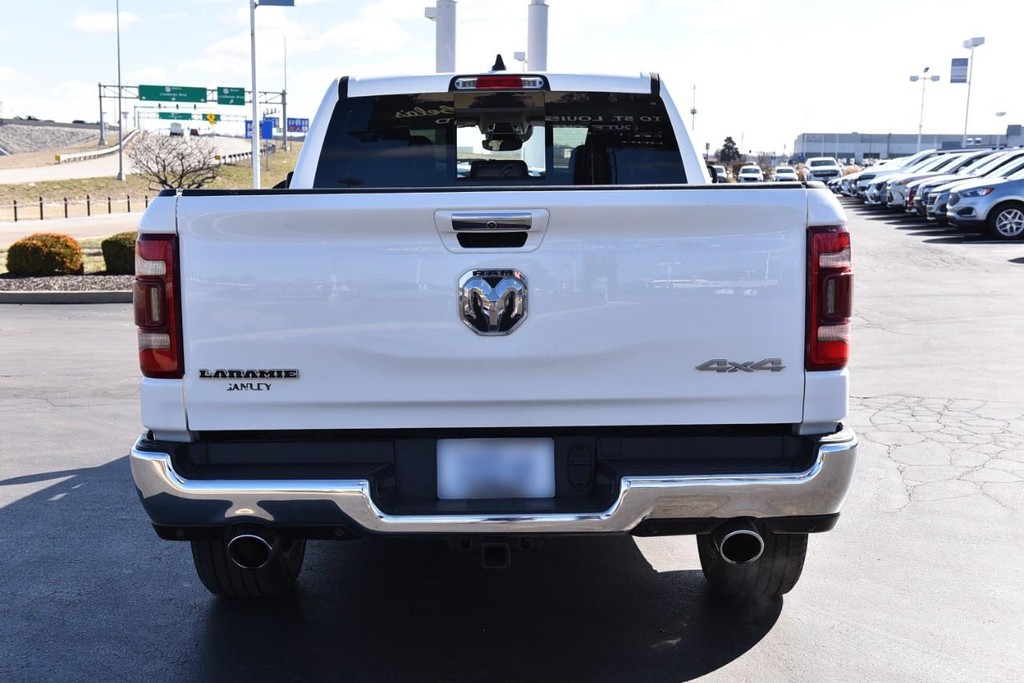 Ram 1500 Vehicle Full-screen Gallery Image 6