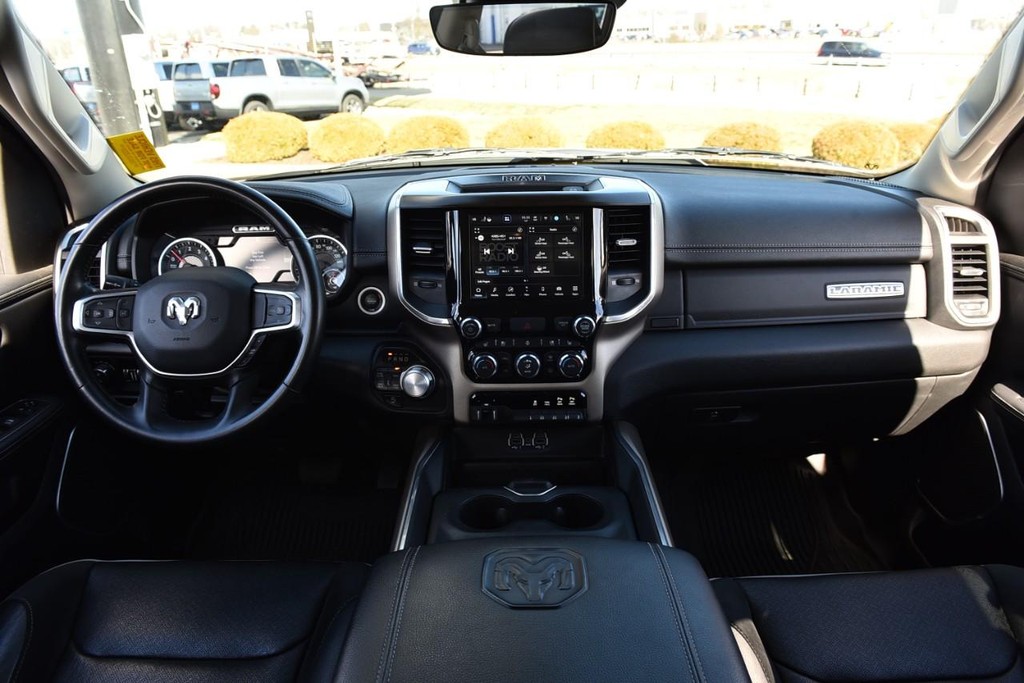 Ram 1500 Vehicle Full-screen Gallery Image 8