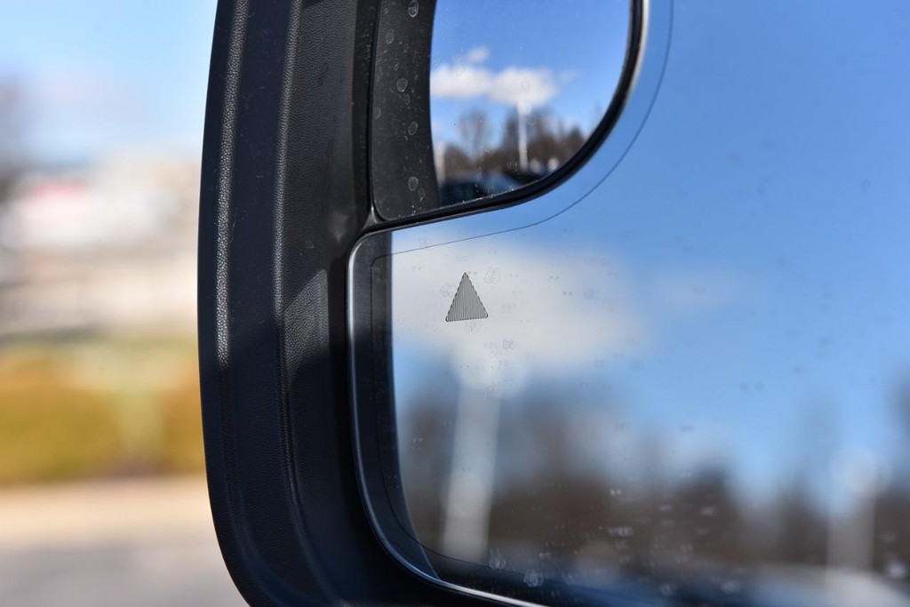 Ram 1500 Vehicle Full-screen Gallery Image 12