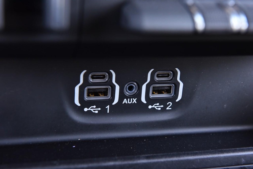 Ram 1500 Vehicle Full-screen Gallery Image 20