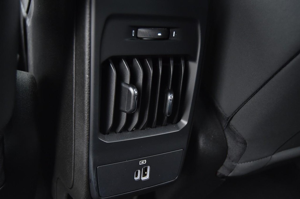 Dodge Hornet Vehicle Image 23