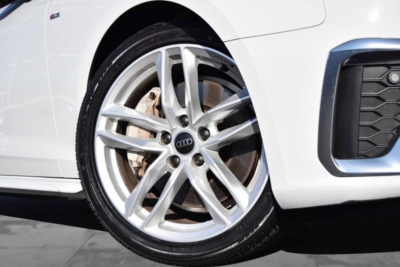 Audi A4 Sedan Vehicle Full-screen Gallery Image 3