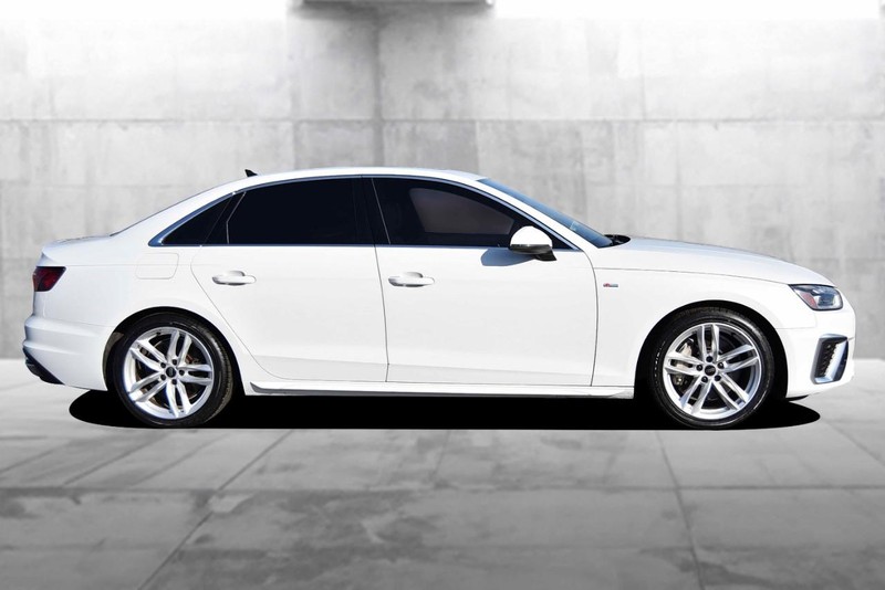 Audi A4 Sedan Vehicle Full-screen Gallery Image 5