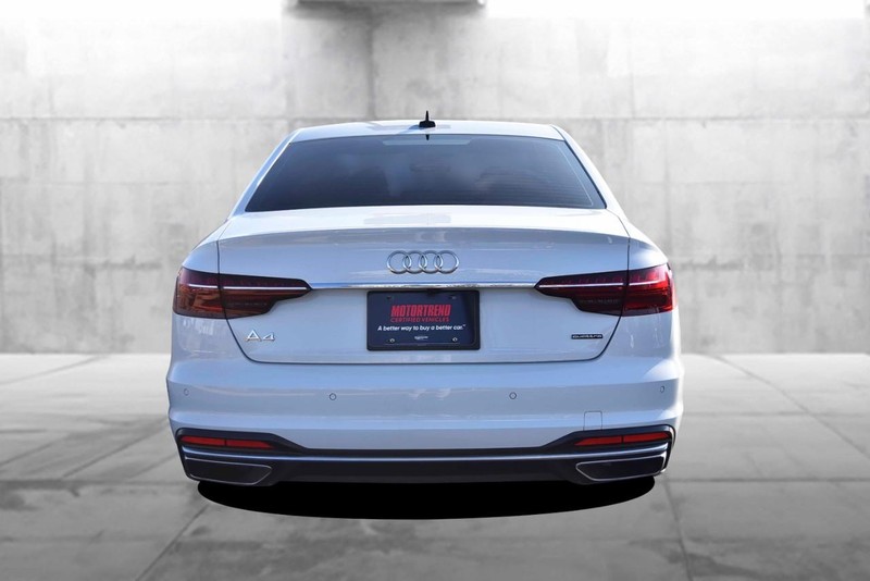 Audi A4 Sedan Vehicle Full-screen Gallery Image 6