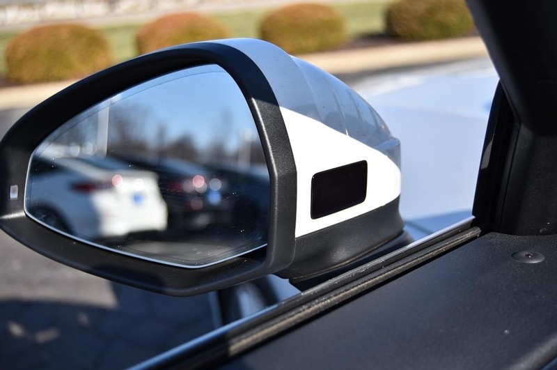 Audi A4 Sedan Vehicle Full-screen Gallery Image 11