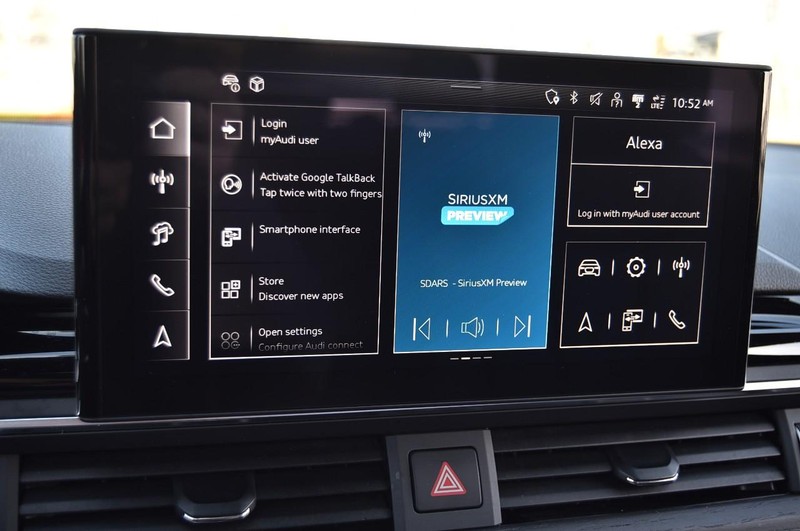 Audi A4 Sedan Vehicle Full-screen Gallery Image 16