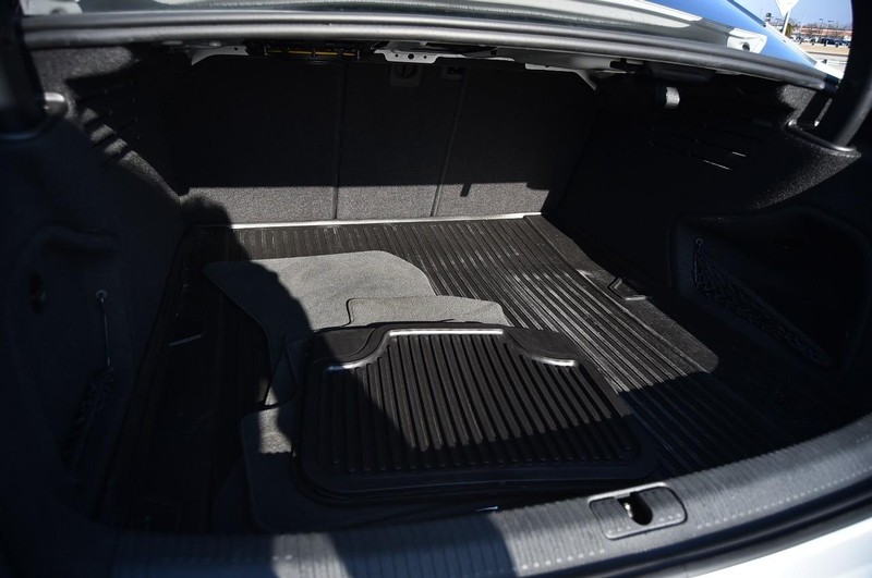 Audi A4 Sedan Vehicle Full-screen Gallery Image 25