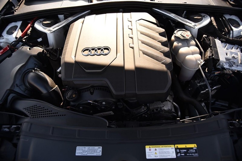 Audi A4 Sedan Vehicle Full-screen Gallery Image 26