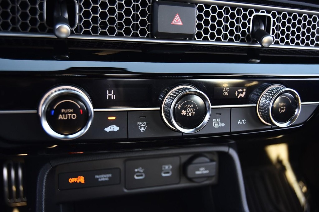 Honda Civic Sedan Vehicle Image 16