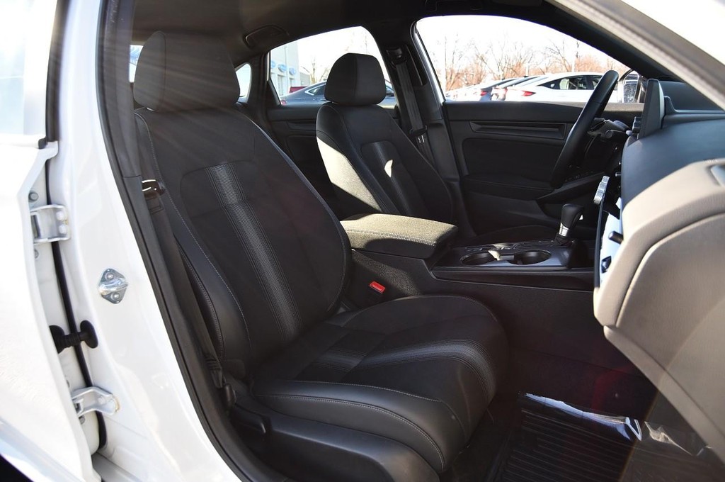 Honda Civic Sedan Vehicle Image 22