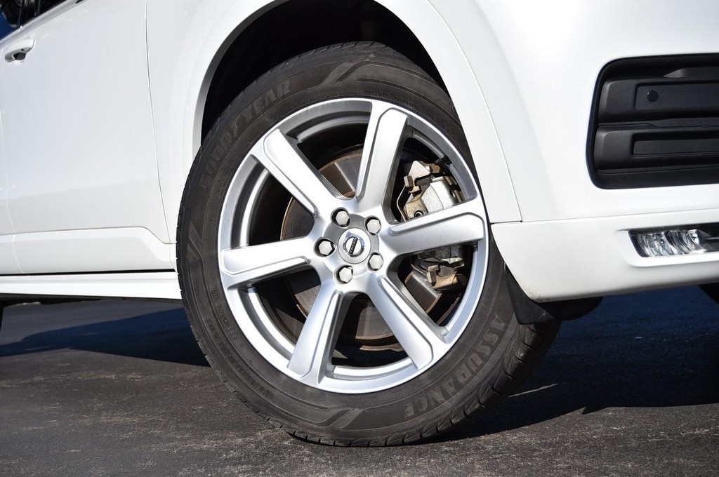 Volvo XC90 Vehicle Image 03