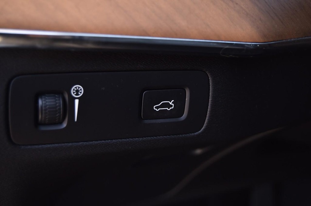 Volvo XC90 Vehicle Image 11