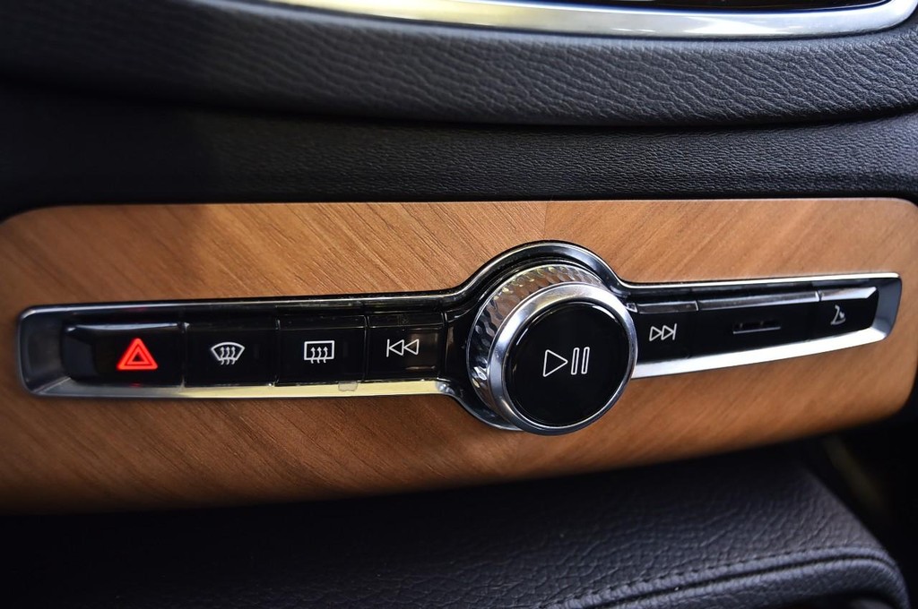 Volvo XC90 Vehicle Image 15