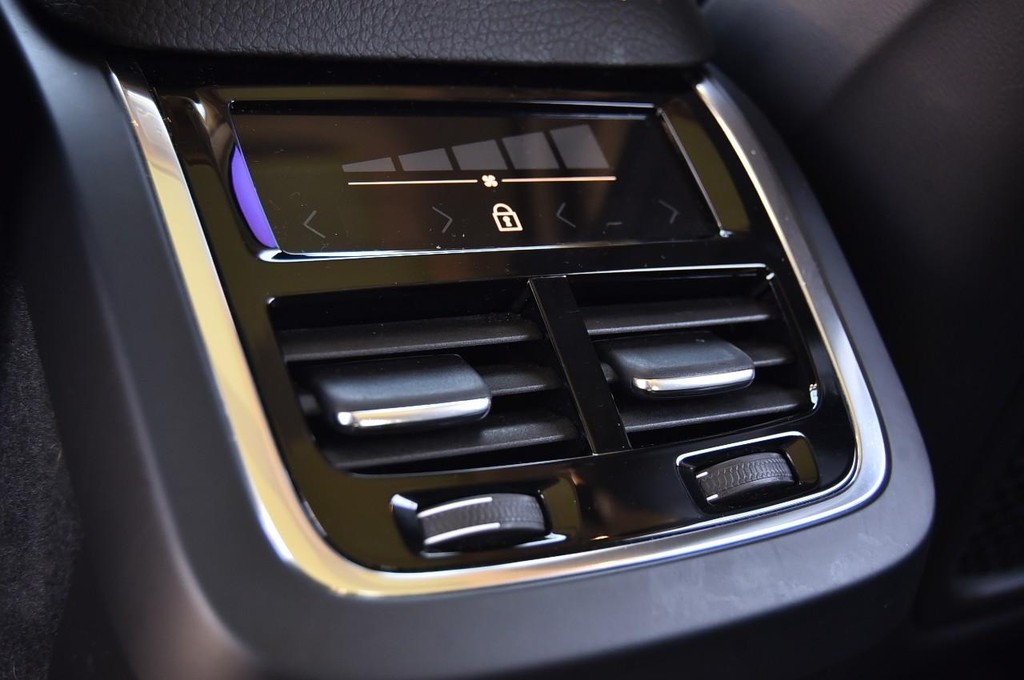 Volvo XC90 Vehicle Image 22