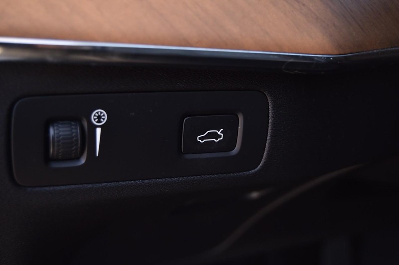 Volvo XC90 Vehicle Image 11