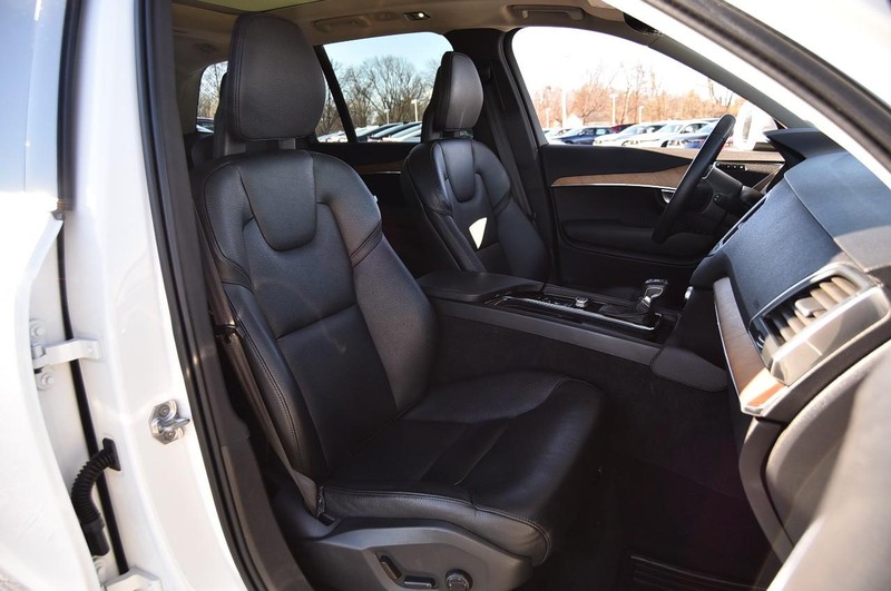 Volvo XC90 Vehicle Image 19