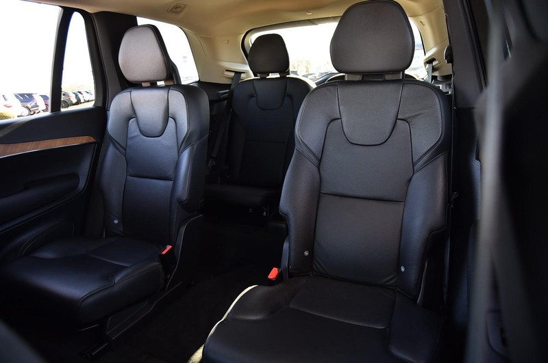 Volvo XC90 Vehicle Image 21