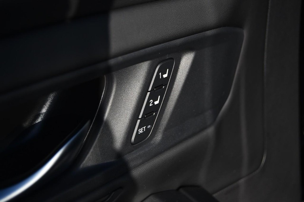 Honda Accord Hybrid Vehicle Image 09