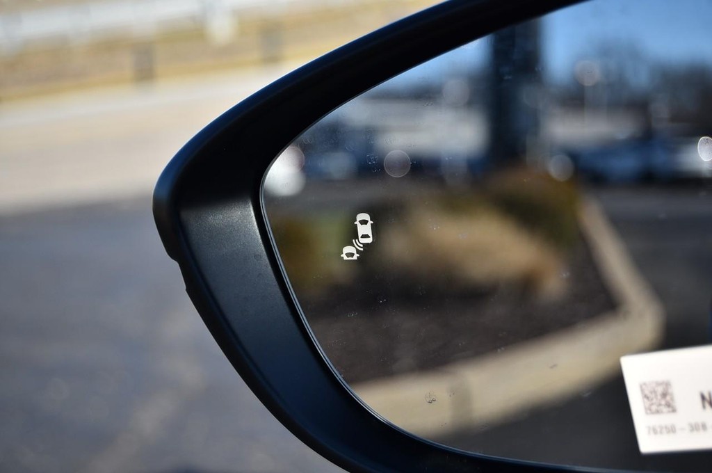 Honda Accord Hybrid Vehicle Image 10