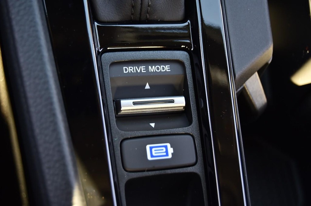 Honda Accord Hybrid Vehicle Image 18