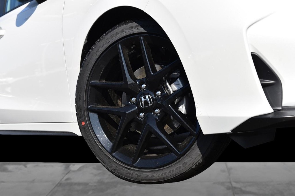 Honda Civic Hatchback Vehicle Image 03