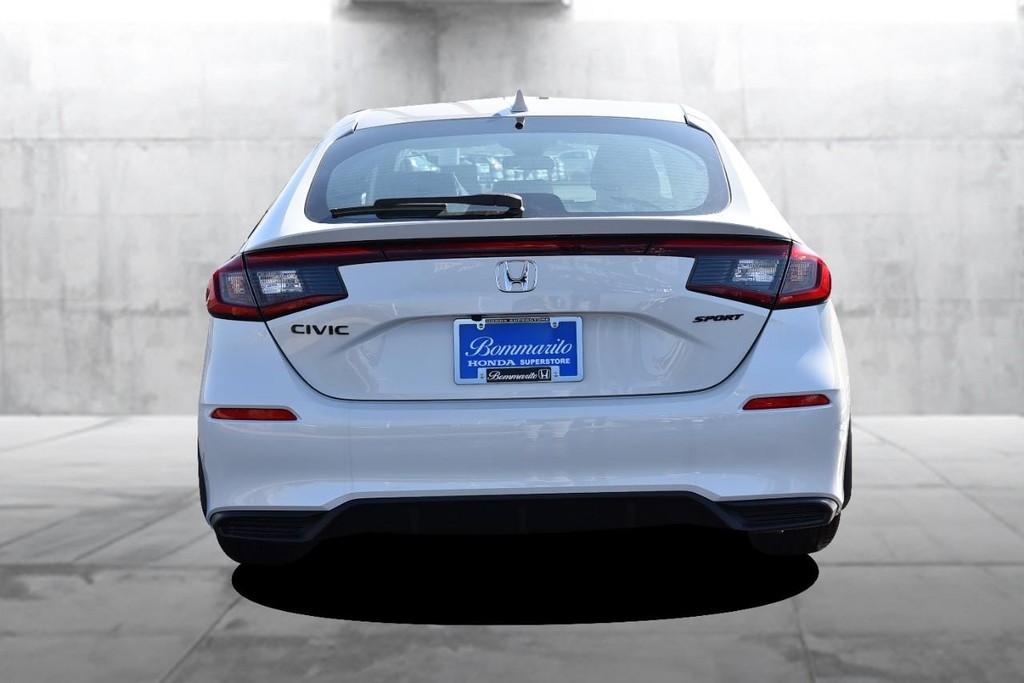 Honda Civic Hatchback Vehicle Image 06