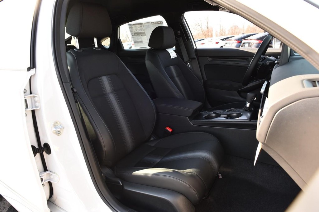 Honda Civic Hatchback Vehicle Image 21