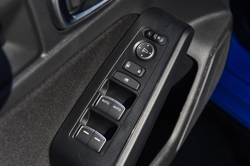 Honda Civic Hatchback Vehicle Image 08