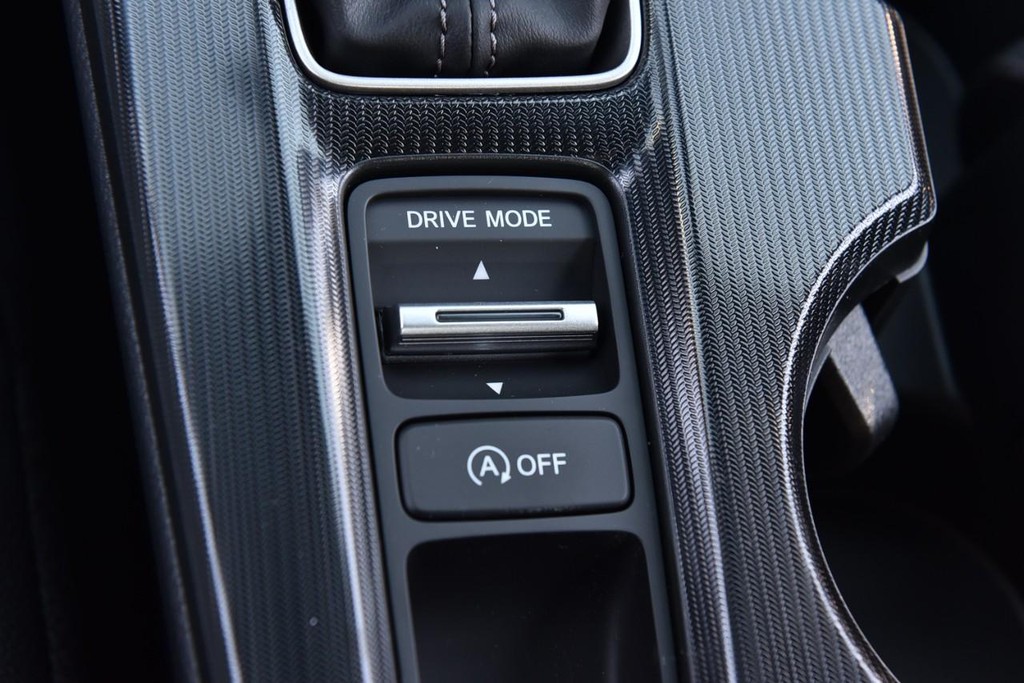 Honda Civic Hatchback Vehicle Image 17